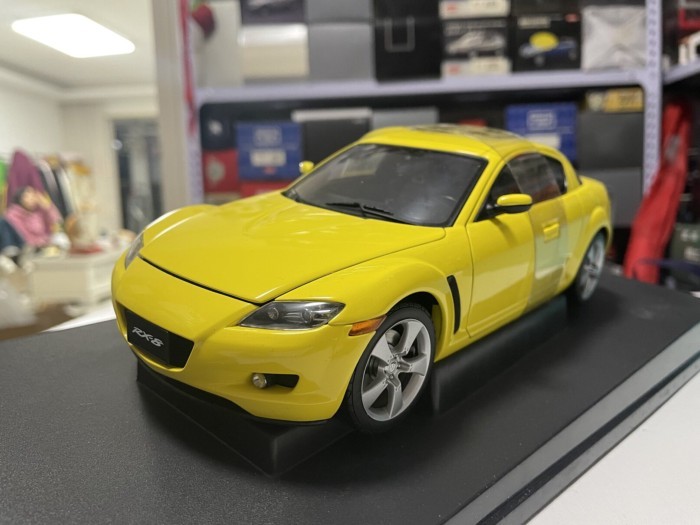 1: 18 Autoart Autoart MAZDA RX8 RX-8 รถสปอร์ตรถรุ่นสีเหลือง