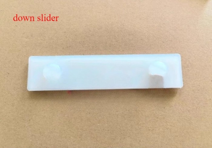 For Toyota Forklift Parts 7FBE15-20 7FB15-30 with Side Shifter Lower Slider 82152-25080-71 1PC