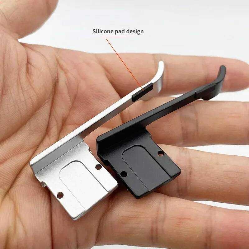 ▥ โลหะ Thumbs Up Hand Grip รองเท้าร้อนสําหรับ Fujifilm X100v Xe4 X100f Xe3 X100t SIER กล้องสีดํ