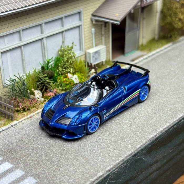 CM รุ่น 164 Pagani Pagani Pagani Flower Tricolore Tricolor Flag Convertible Alloy Car Model