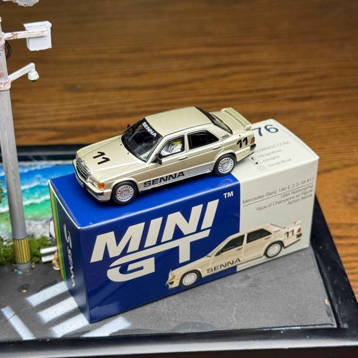 MINIGT 1: 64 #1076 โมเดลรถอัลลอยตุ๊กตา Benz 190E Senna