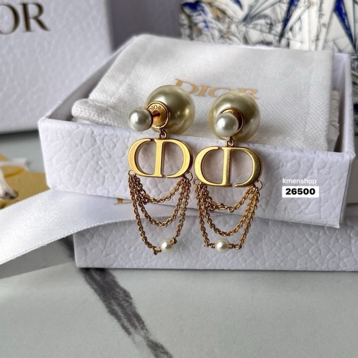 New ต่างหู  Dior พร้อมส่ง