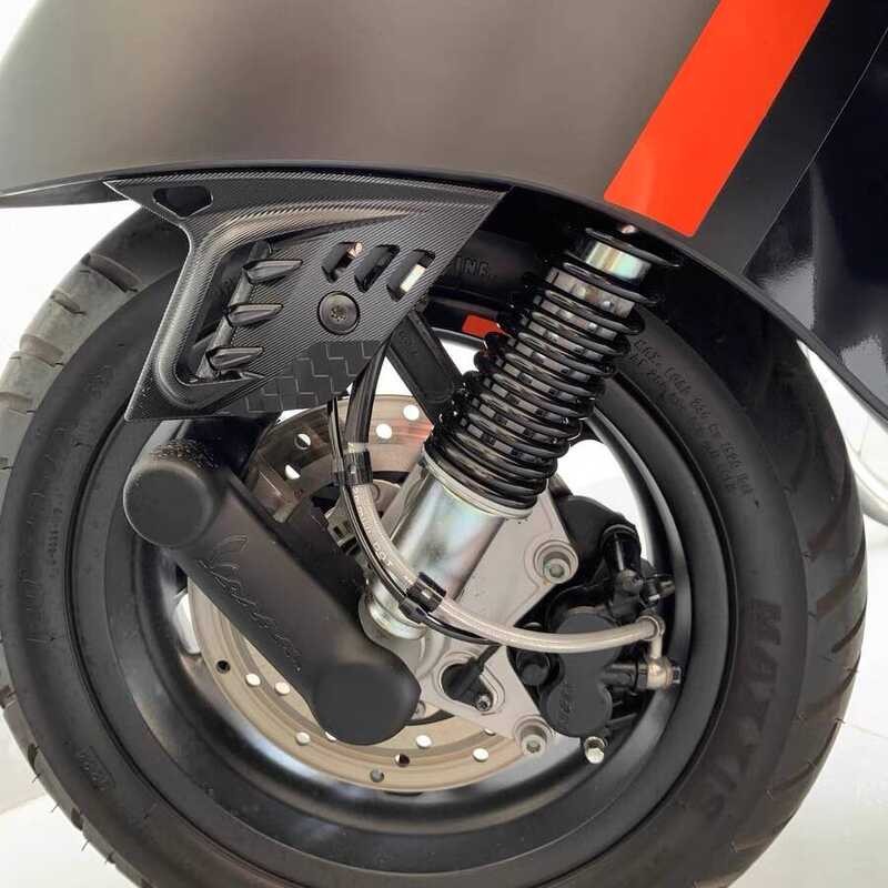 Biajo vespa ดัดแปลง 25 GTS300 Shock Absorption ฝาครอบด้านข้าง TONY Competitive มีดรูปแบบ CNC Rocker 