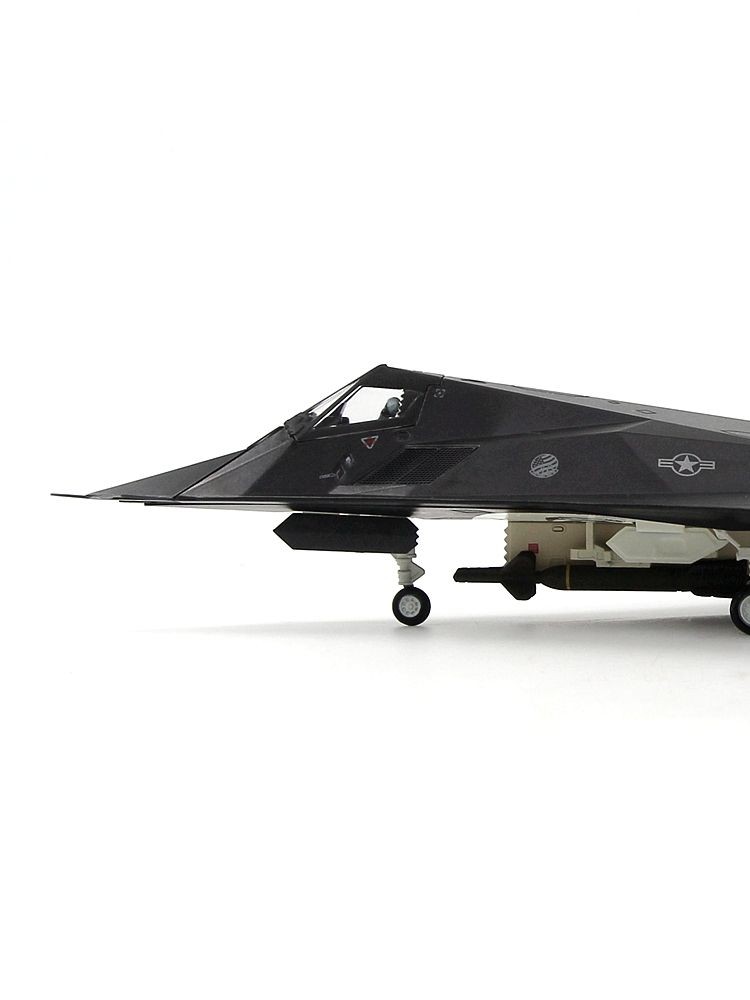 WLTK US Air Force F-117A Nighthawk Fighter 85-0831 Itachi Factory F117 สําเร็จรูปรุ่น 1/72