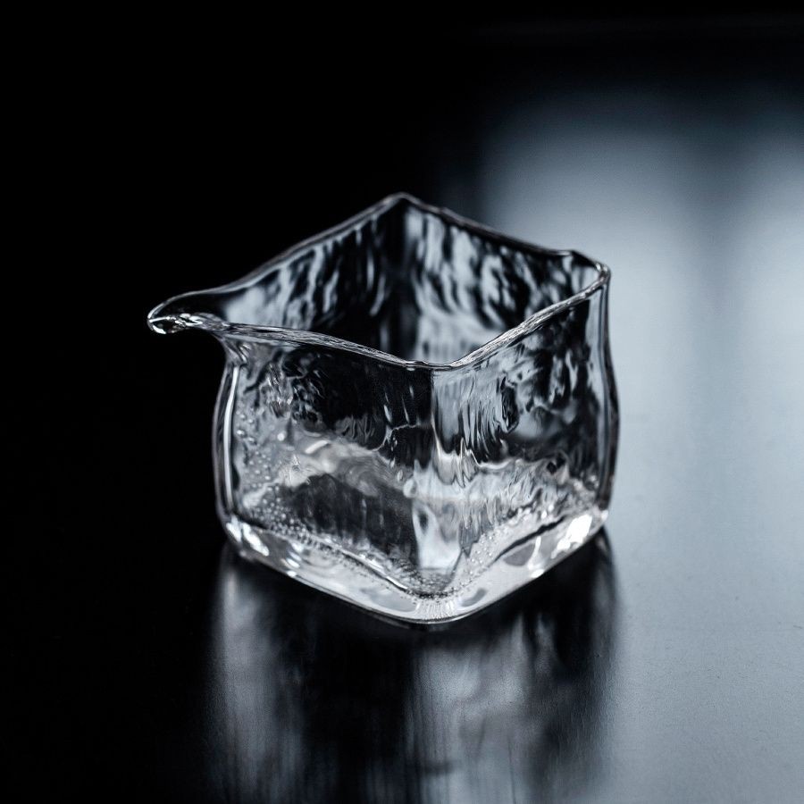 Sifang Gongdao Cup Hand-made Blowing Crystal Tea Sea Tea Split Creative Hand-made Tea Maker