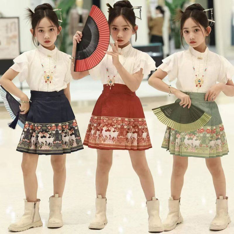 ชุดกระโปรงแขนสั้นแฟชั่นสำหรับสาว ๆ ในฤดูร้อน พร้อมหน้าม้าและกระโปรง