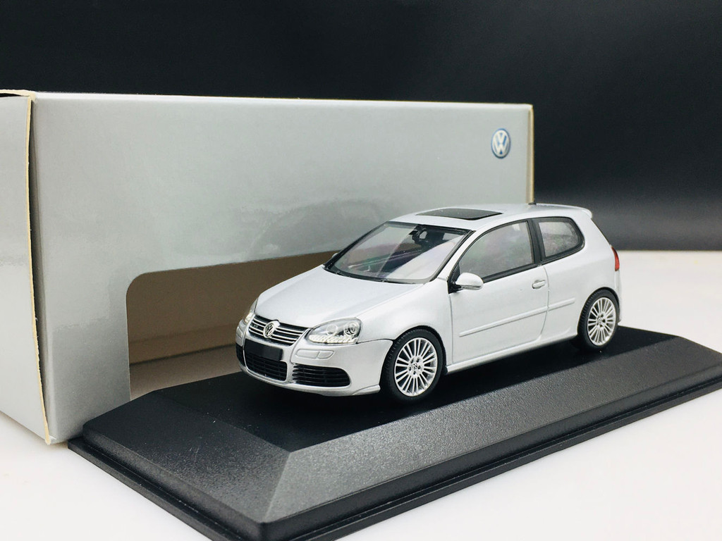 MINICHAMPS Mini Cut 1/43 Golf V 5th Golf R32 เหมาะสําหรับสาธารณะ