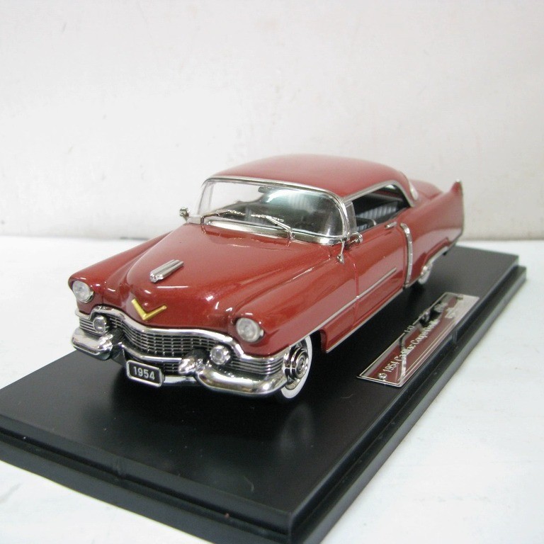 GFCC 1: 43 1954 Cadillac Coupe DeVille Cadillac Fuchsia โมเดลรถโลหะผสม