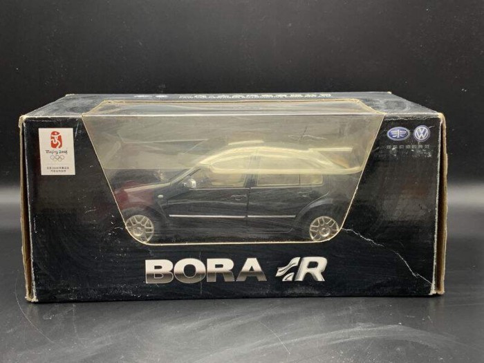 [DE]FAW-Volkswagen Bora R FAW-Volkswagen Bora Sports Car Model 1/18 Black