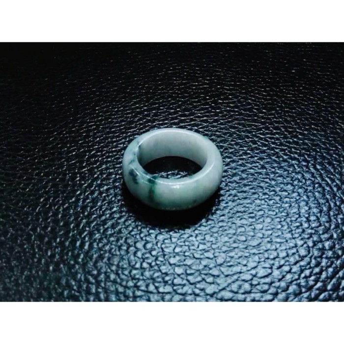 แหวนหยก Mos in snow เนื้อแก้ว เบอร์ 61-62 Jadeite type A