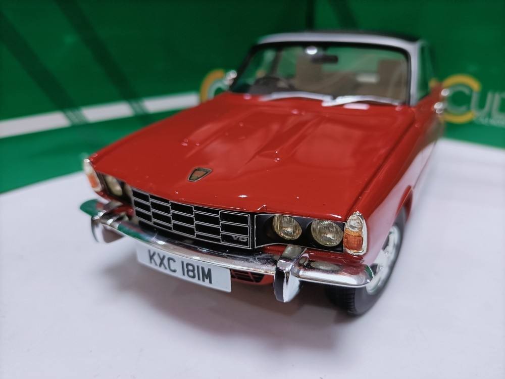 Cult 1 18 Rover Land Rover รถสี่ประตูรุ่น Rover P6B 3500 V8 1976 สีแดงสีดํา