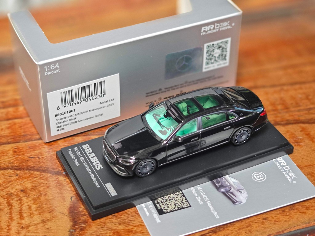 เกือบจริงรุ่น 1/64 BRABUS BRABUS S850 MAYBACH 2023 สีดํา