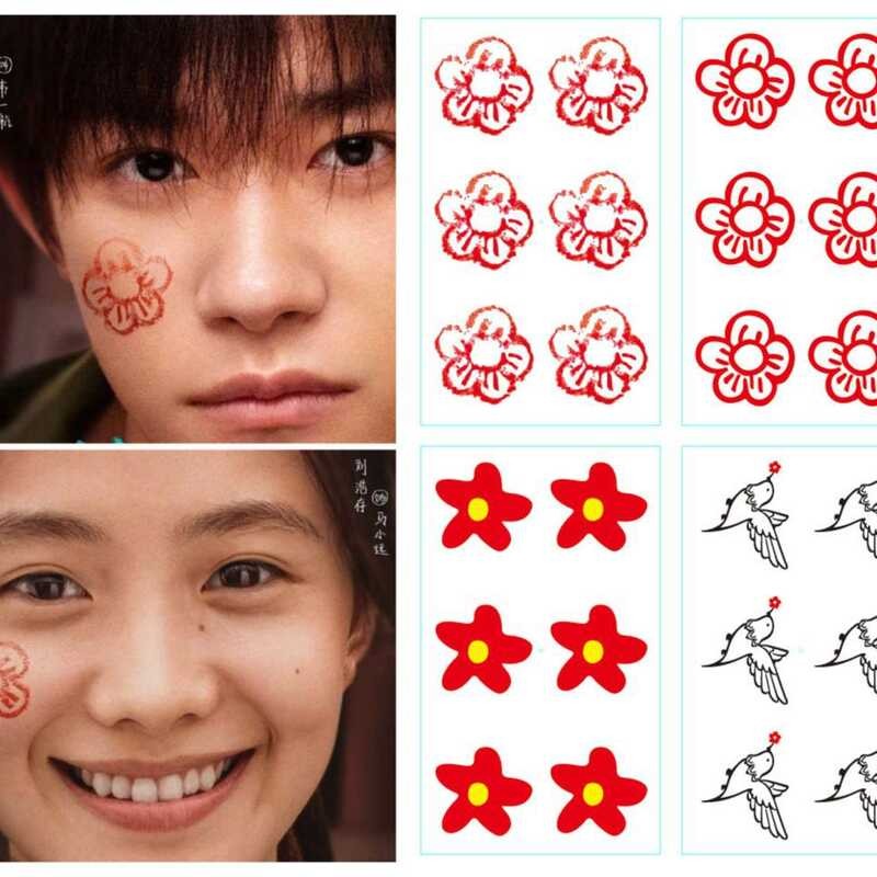 สติ๊กเกอร์ลายสักสไตล์ YiYangQianxi พร้อมดอกไม้สีแดงเล็กๆ