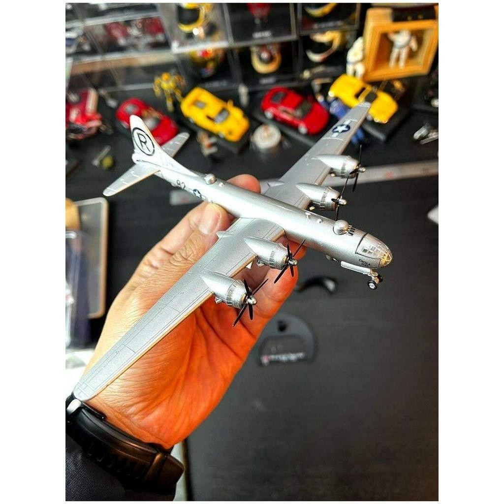 1:200 โลหะผสม B29 Sky Fortress เครื่องบินขนส่งเป็นล้อโลหะรุ่น c