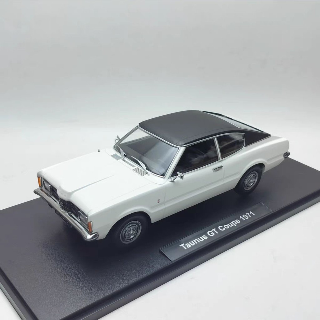 ข้อบกพร่องเล็กน้อย KK 1/18 Ford Taurus Taunus GT 1971 Alloy Static Car Model-White