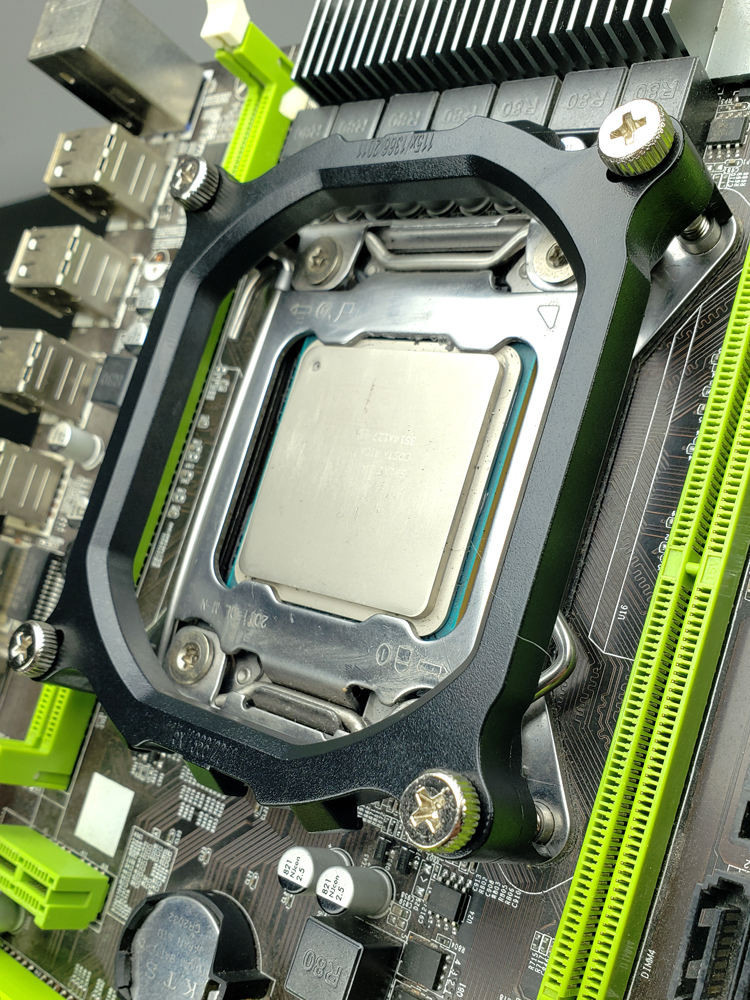 X79x99 Menboard Hulde E5 เข็มขัด 2011 CPU DESK TOP 1366xeon Zhiqiang Server