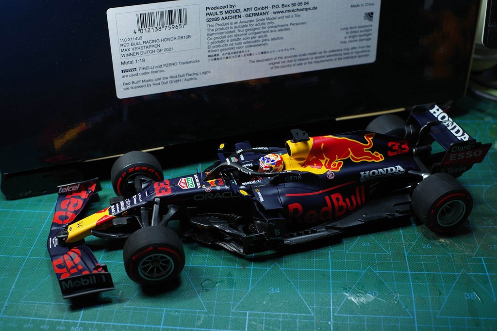 Mini Cut MINICHAMPS 1/18 2021 Holland Red Bull RB16B 33 #Vstapan