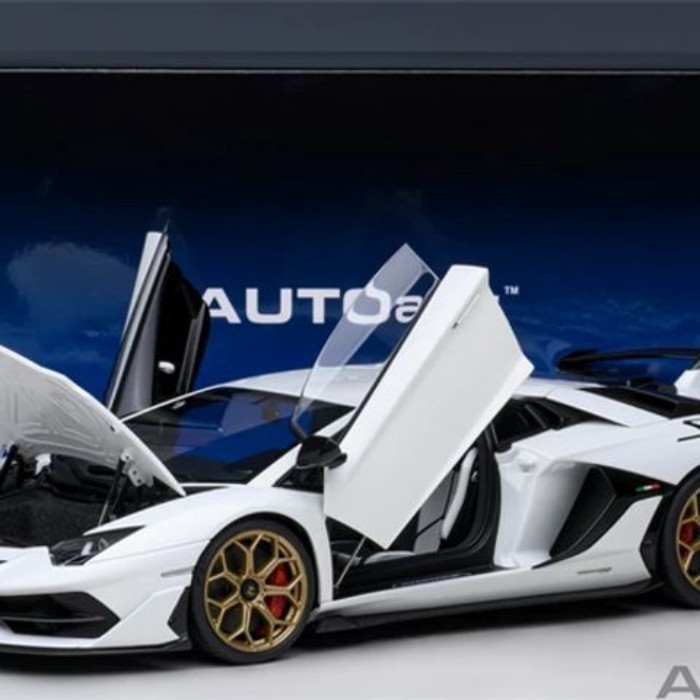 AUTOart AUTOart 1: 18 LAMBORGHINI LAMBORGHINI AVENTADOR SVJ รถรุ่น