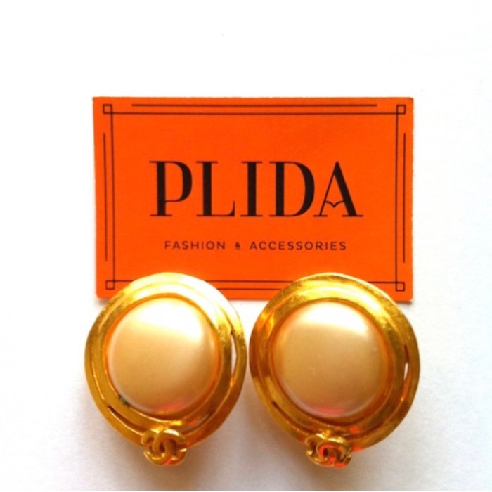 CHANEL Vintage Pearl CC Gold Earrings