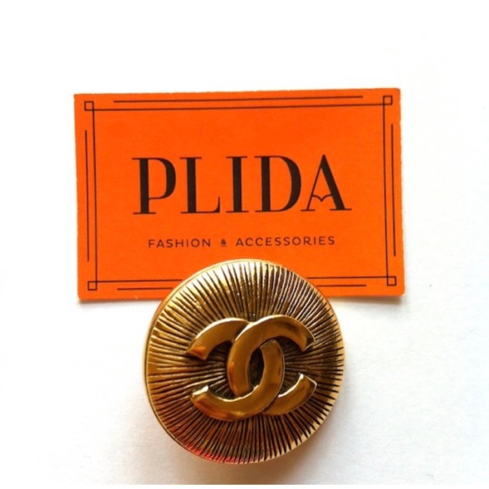 CHANEL Vintage CC Gold Brooch
