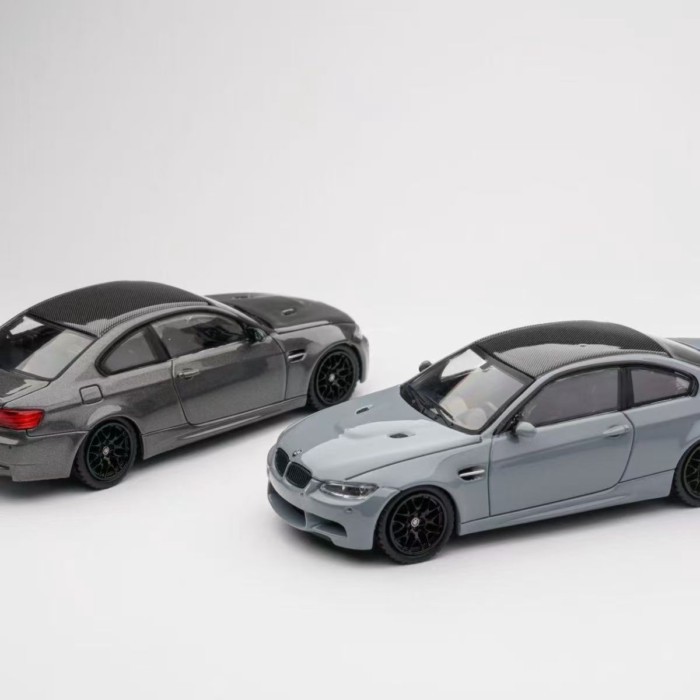 คลังสินค้าพร้อม FM1: 64 BMW M3 E92 Coupe รถจําลองโลหะผสมโมเดลรถคอลเลกชันเครื่องประดับ