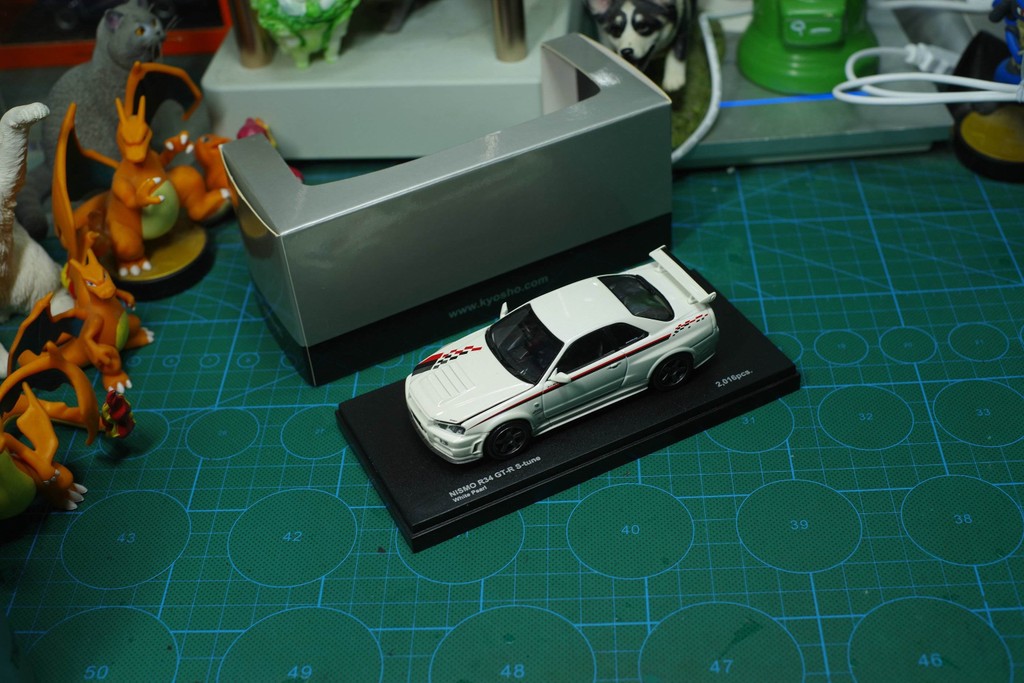 Jingshang Kyosho รุ่น 1/43 Nissan NISMO R34 GT-R S-TUNE สีขาว