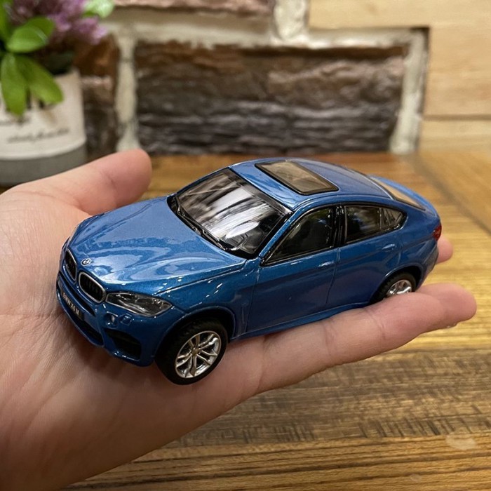 Original BMW M2 BMW M4 BMW M6 BMW X6M 1: 43 โลหะผสมจําลองดึงกลับรถคอลเลกชัน