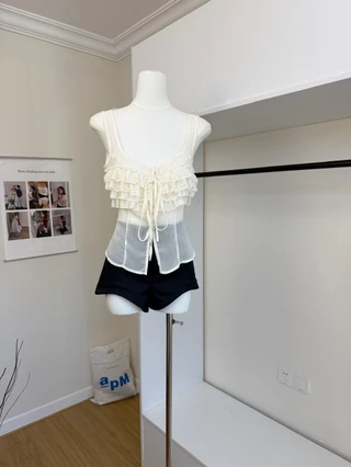 Lace Hollow Stitching Ruffled Laced-Up Slim-Fit เสื้อแขนกุด 102405