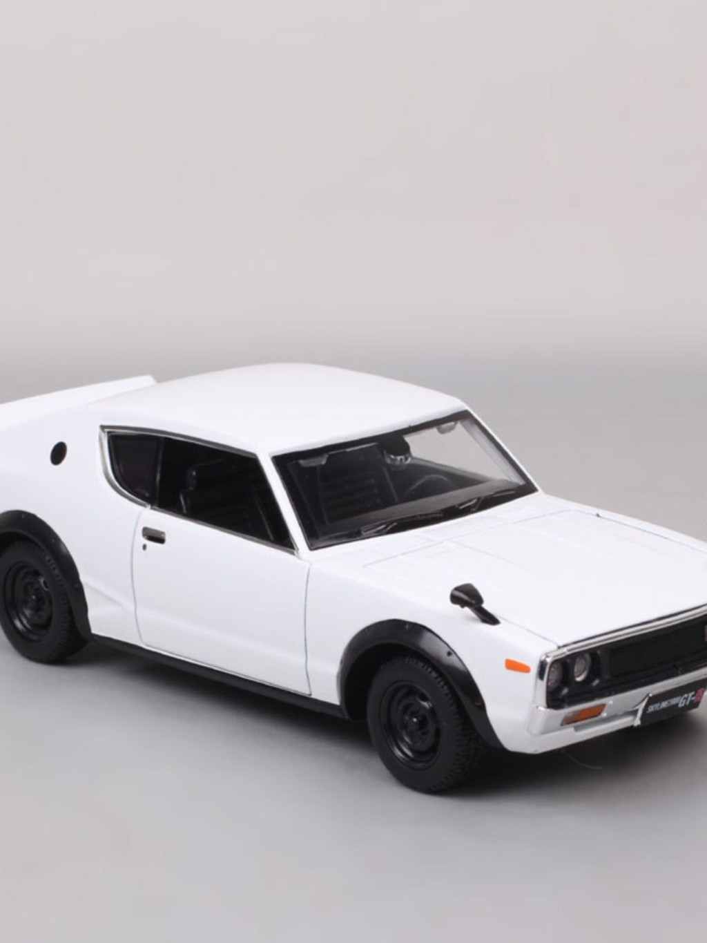 1/24 Meritor รูปที่ 1973 Nissan skyline skyline 2000 GTR โมเดลรถจําลองแบบคงที่ Nissan