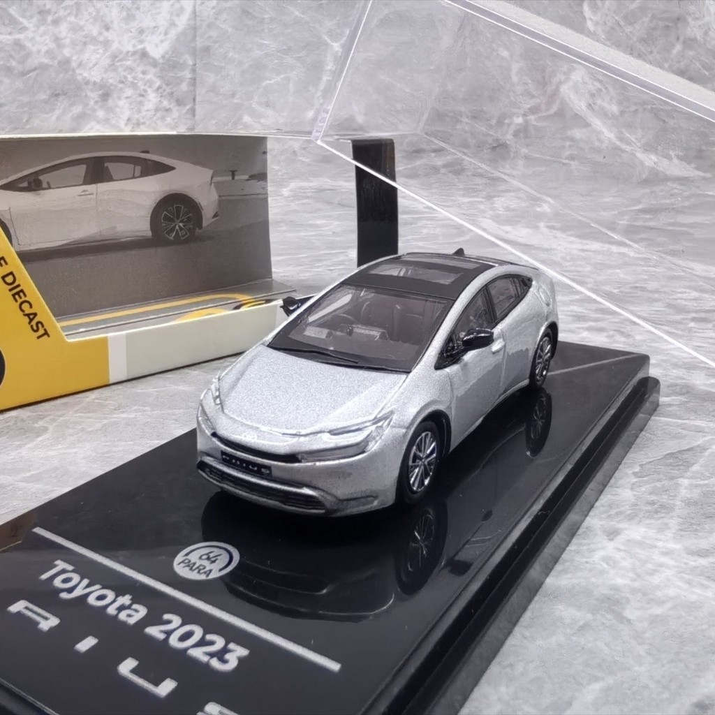 PARA64 1/64 Toyota PARA64 2023 โมเดลรถอัลลอย 7.5 ซม. เกี่ยวกับข้อบกพร่องเล็กสองรุ่นรถรุ่นลิมิเต็ด