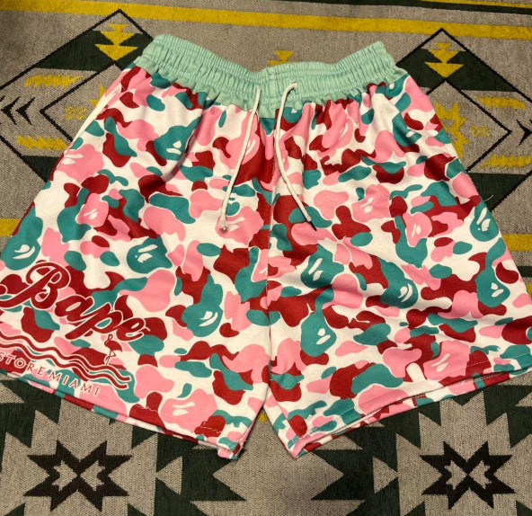 Bape กางเกงขาสั้นลายพราง