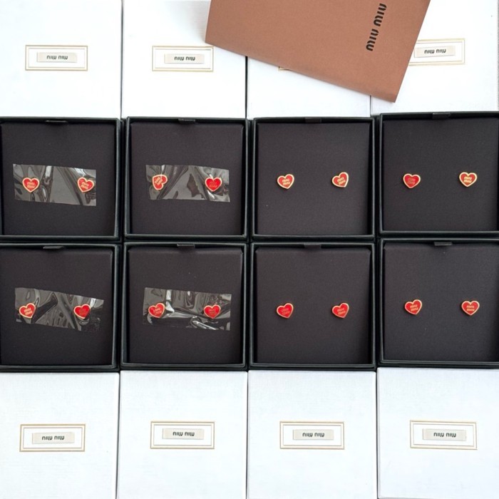 New miumiu earring ของแท้ 100%