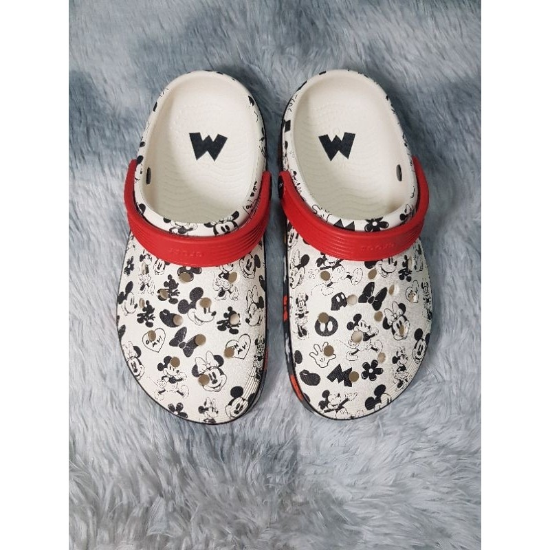 ♞,♘,♙Crocs Mickey Mouse  รองเท้า Crocs  Disney Mickey Mouse KHF