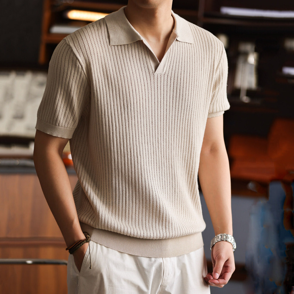 Wuluwear แถบแนวตั้ง Hollow ถัก V คอสั้นแขนเสื้อผู้ชายเงินเก่าสไตล์หลวม 265g เสื้อโปโลปกฤดูร้อน