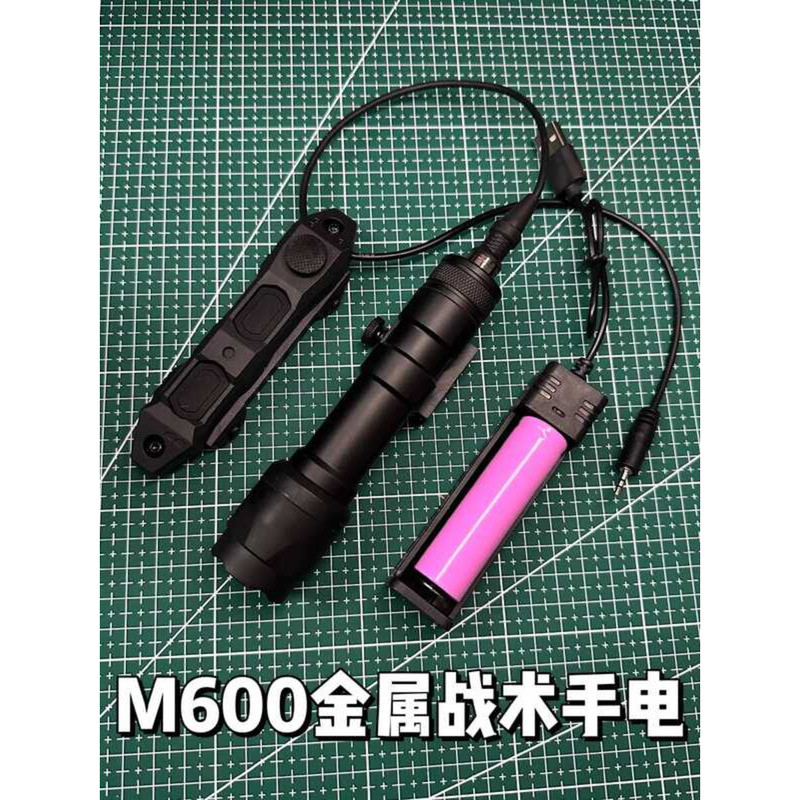 M600C และ M300 ไฟฉายแสงแรง ควบคุมได้หลายโหมด มาพร้อมเลเซอร์