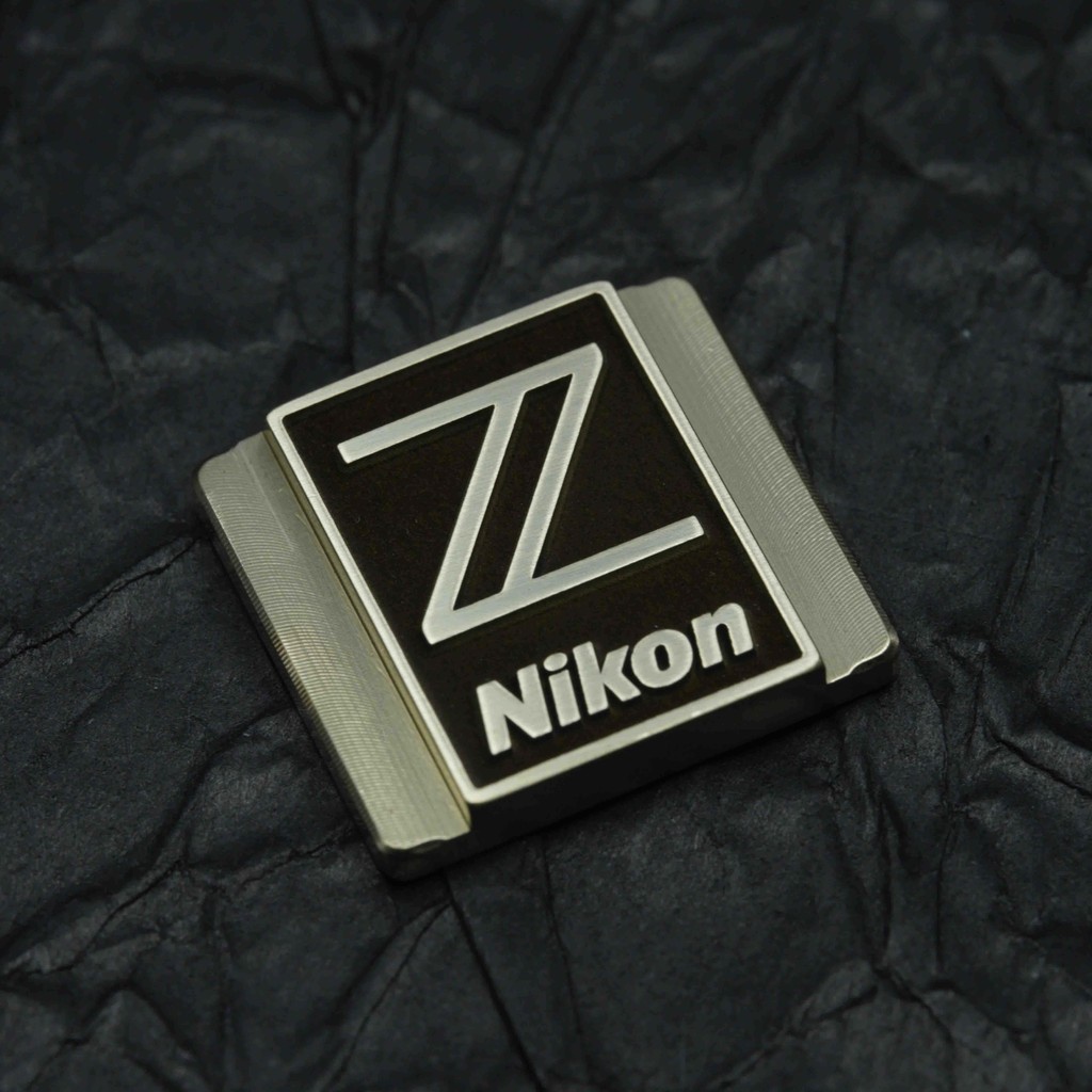 Nikon Z มาตรฐานทองเหลืองฝาครอบรองเท้าร้อนโลหะฝาครอบรองเท้าร้อนเหมาะสําหรับ ZF Nikon Z62 Micro เดี่ยว