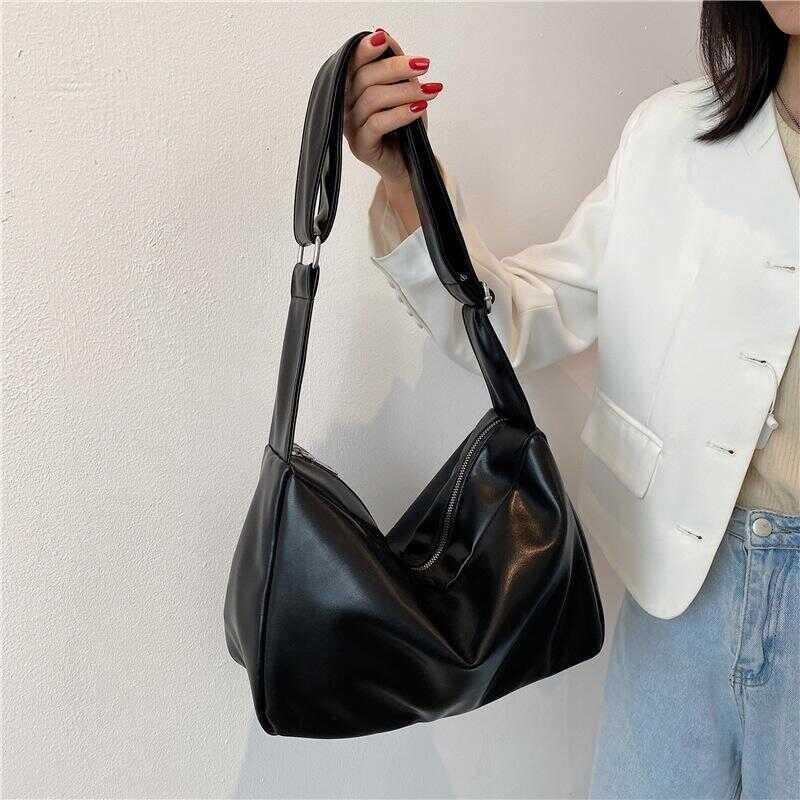 กระเป๋าสะพายไหล่ จุของได้เยอะ แฟชั่น หนังpu กระเป๋าใต้วงแขนผู้หญิง Fd9