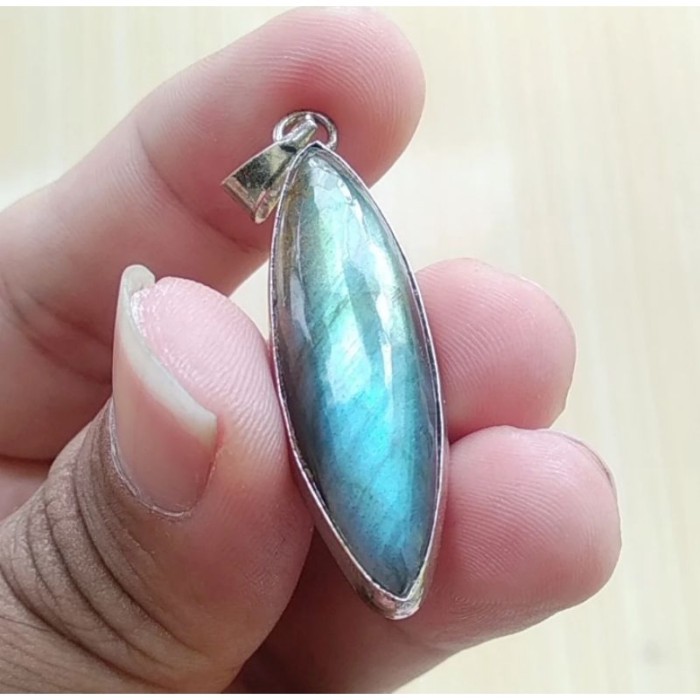จี้สร้อยคอจี้หิน Labradorite ธรรมชาติ / ต่างหูตาแมว Labradorite HQ