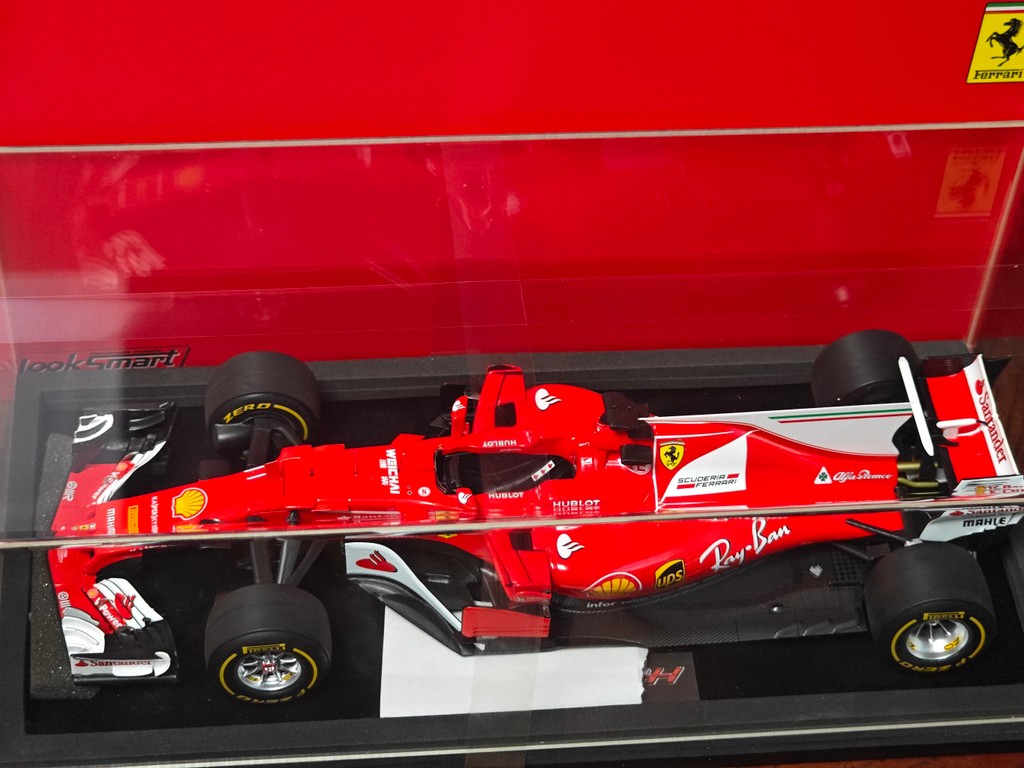 LOOKSMART รุ่น 1/18 เปิดตัวรถแข่ง Ferrari SF70-H ปี 2017