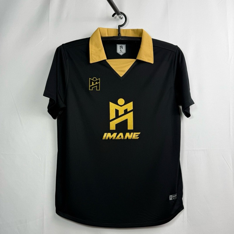 IMANE เสื้อกีฬาคอวีปก พร้อมโลโก้ IMANE กลางตัว IMA1 002