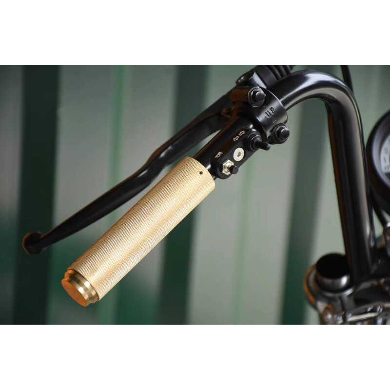 รถจักรยานยนต์ดัดแปลงทองเหลืองจับกันลื่นโลหะจับฝาครอบ Chate Borg Na22mm Handlebar Universal