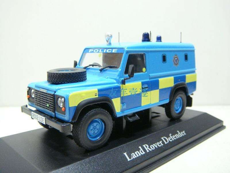 1: 43 LAND ROVER DEFENDER LAND ROVER รถตํารวจรถพยาบาลรุ่นรถโลหะผสมออกจากรุ่นรถพิมพ์