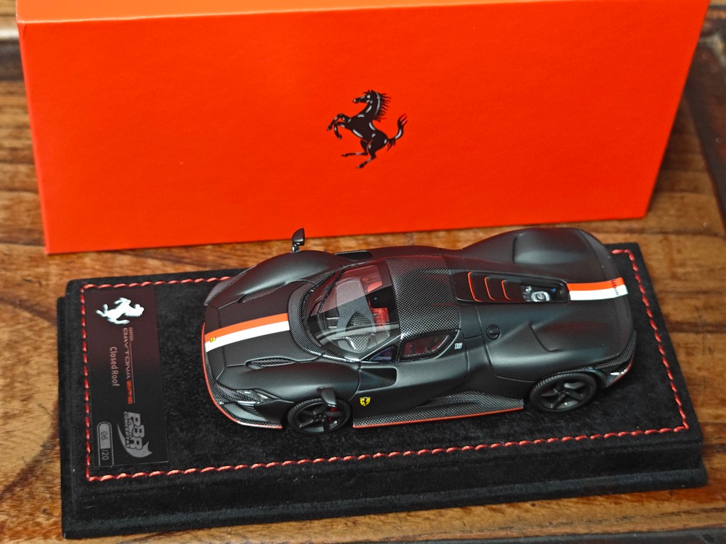 BBR รุ่น 1/43 FERRARI FERRARI DAYTONA SP3 Hard Top สีดํา Leclair
