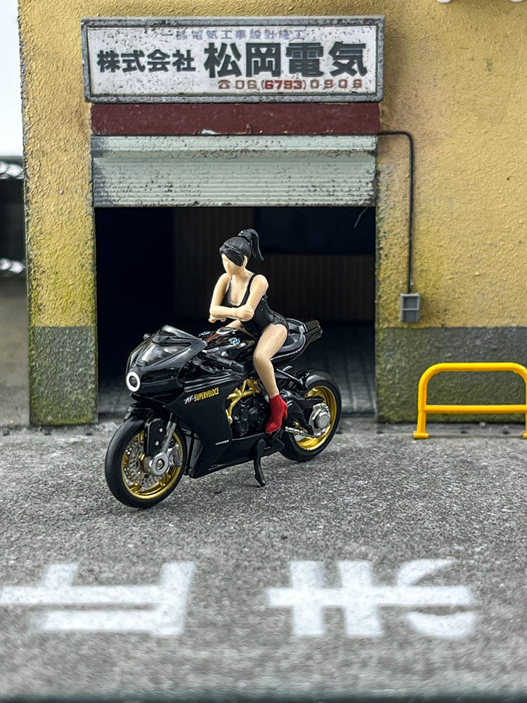 ซม รุ่น 1: 64 สิงหาคม MV800 สีดําอัลลอยด์รถจักรยานยนต์รุ่นคอลเลกชันเครื่องประดับออกจากพิมพ์รถรุ่น