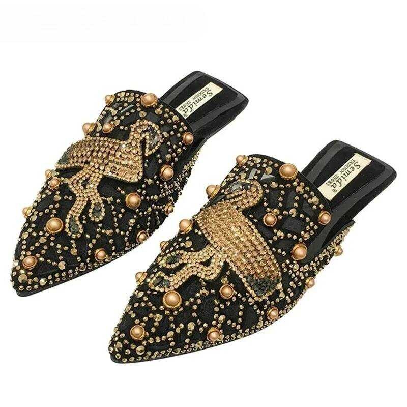 ▥ 2025 ผู้หญิงแบนชี้toeปิดslip-Onรองเท้าแตะrivetฤดูร้อนslip-On Loafer Backlessรองเท้าส้นสูงสุภา