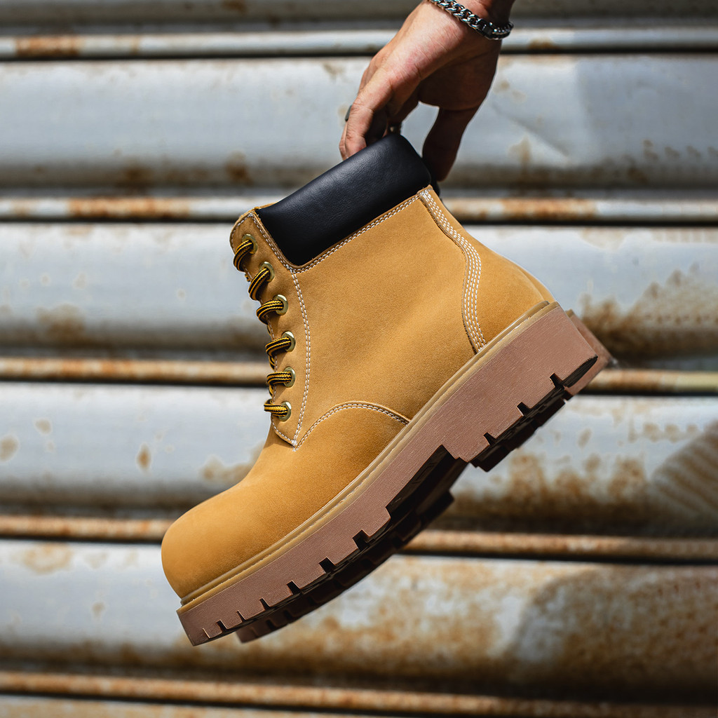 MRA Mickey รอบ Toe Rhubarb รองเท้าผู้ชาย 2025 สไตล์ใหม่ฤดูหนาว Martin BOOTS หนา Soled ความสูง Retro เครื่องมือรองเท้า