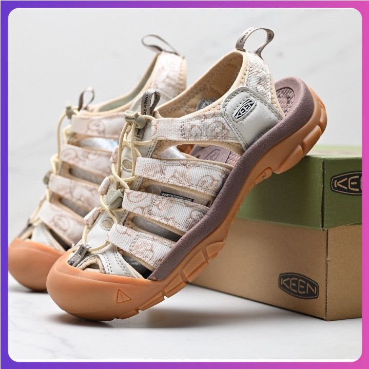 [การประกันคุณภาพ] Koen Newport H2 รองเท้าแตะกีฬาส้นเตี้ยกันลื่นทนต่อการสึกหรอสีเบจ de9