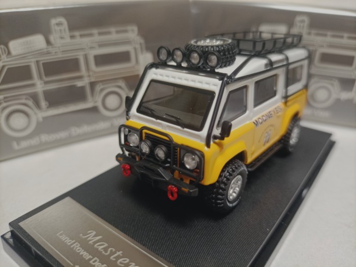 Master 1 64 Land Rover Defender ดัดแปลงรถออฟโรดรุ่น Land Rover Defender พร้อมอุปกรณ์เสริม