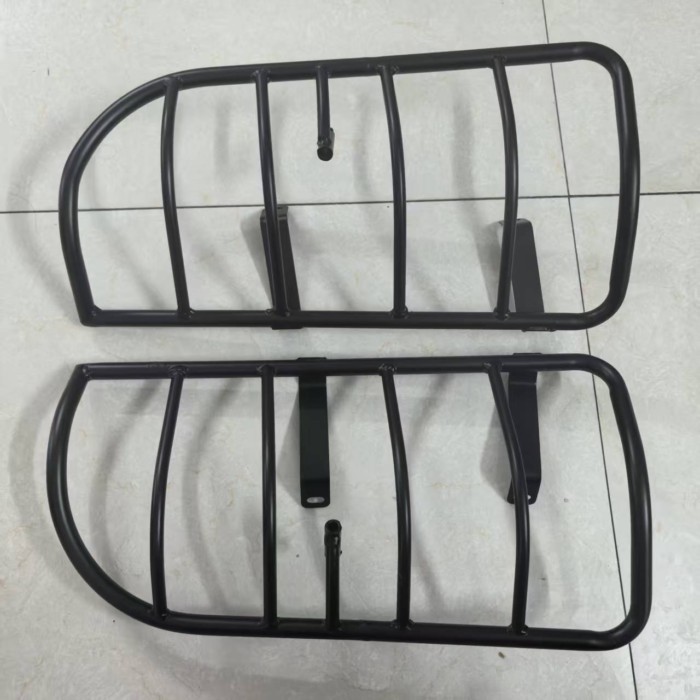 Metal taillight covers for 1996-2002 Toyota Land Cruiser Prado 95 series: Taillight cover protectio