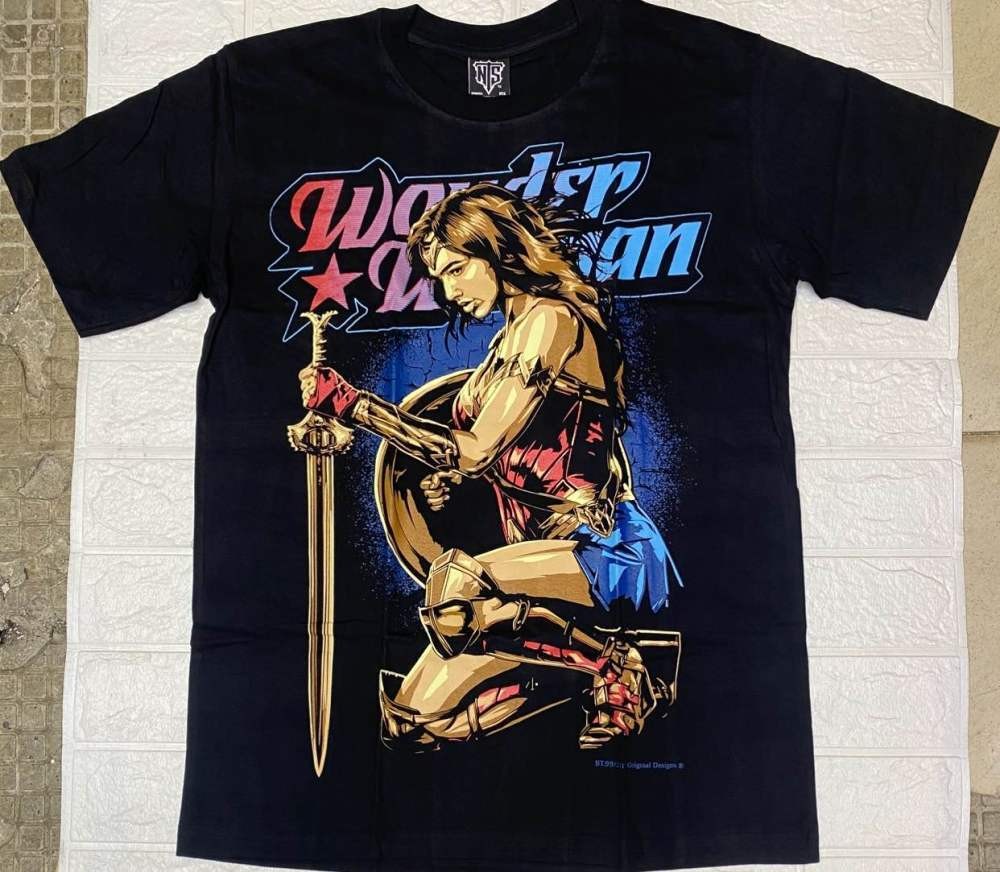 Wonder Woman เสื้อยืดสีดํา
